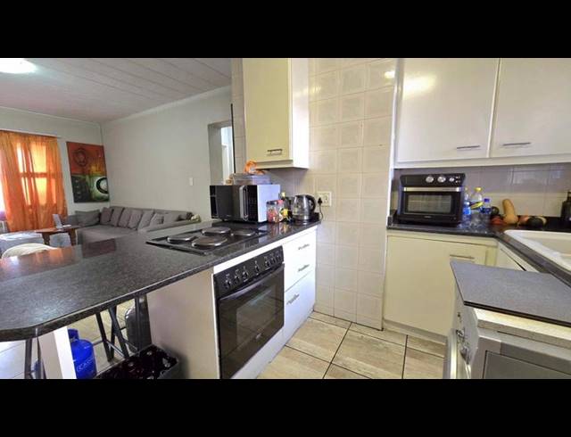 2 BEDROOM TOWNHOUSE FOR SALE IN RACEVIEW